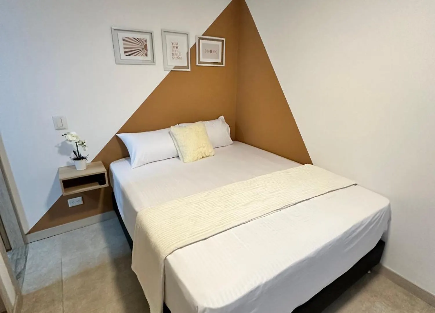 Apartamento En Laureles Cerca A La 70 Y Estadio - 702 Медельин 0*,  Колумбия
