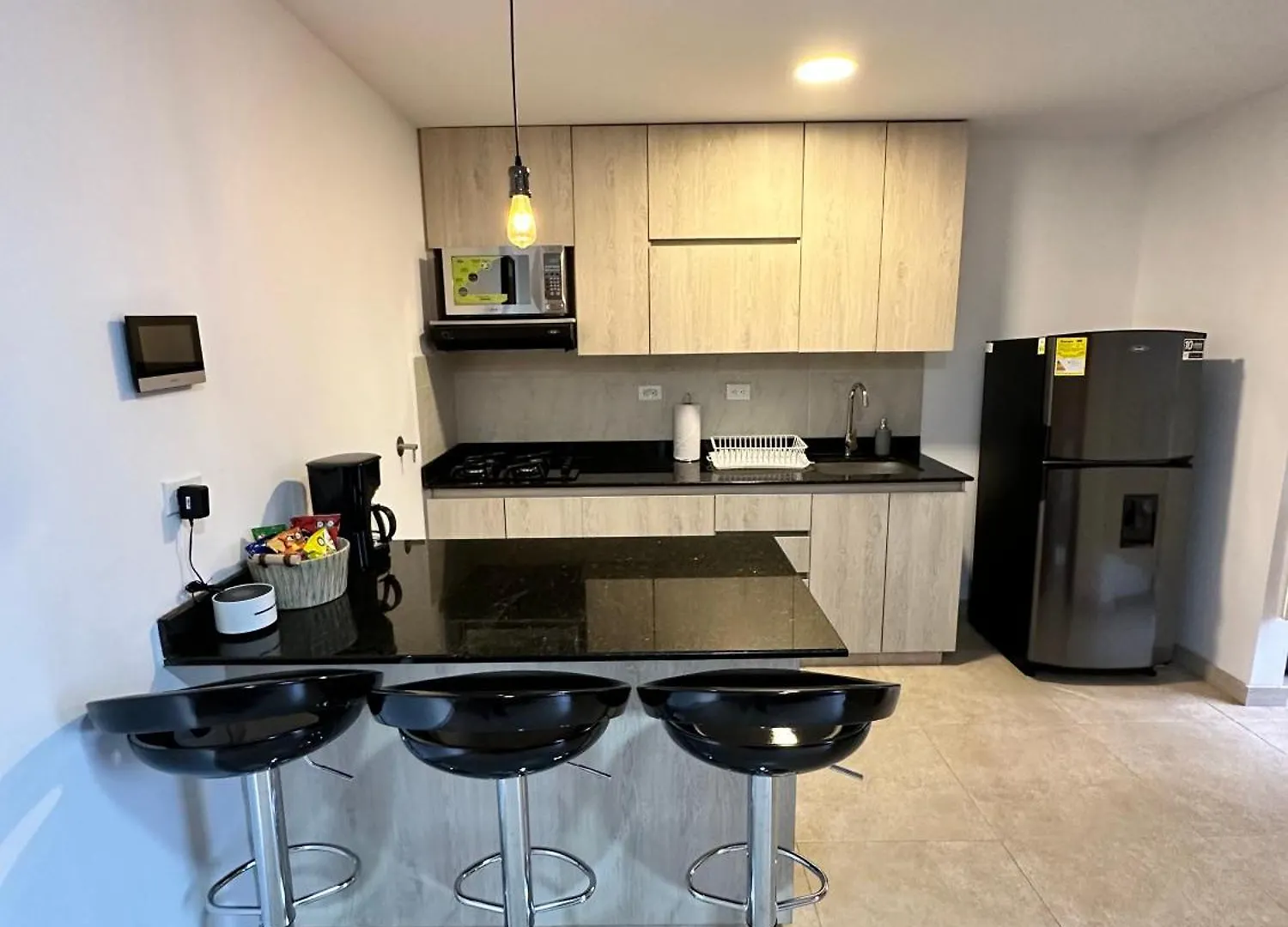 Apartamento En Laureles Cerca A La 70 Y Estadio - 702 Medellín