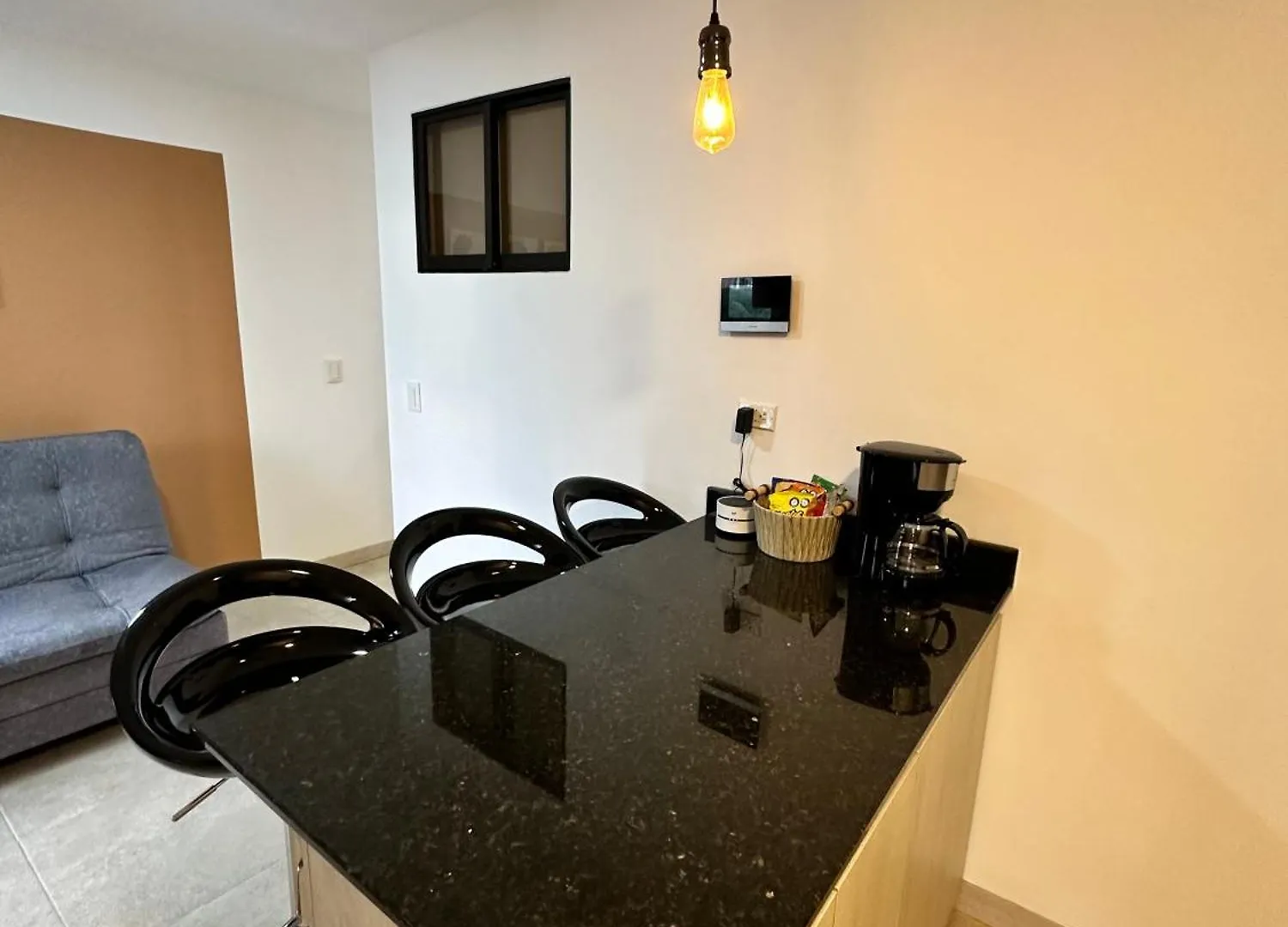 Apartamento En Laureles Cerca A La 70 Y Estadio - 702 Medellín