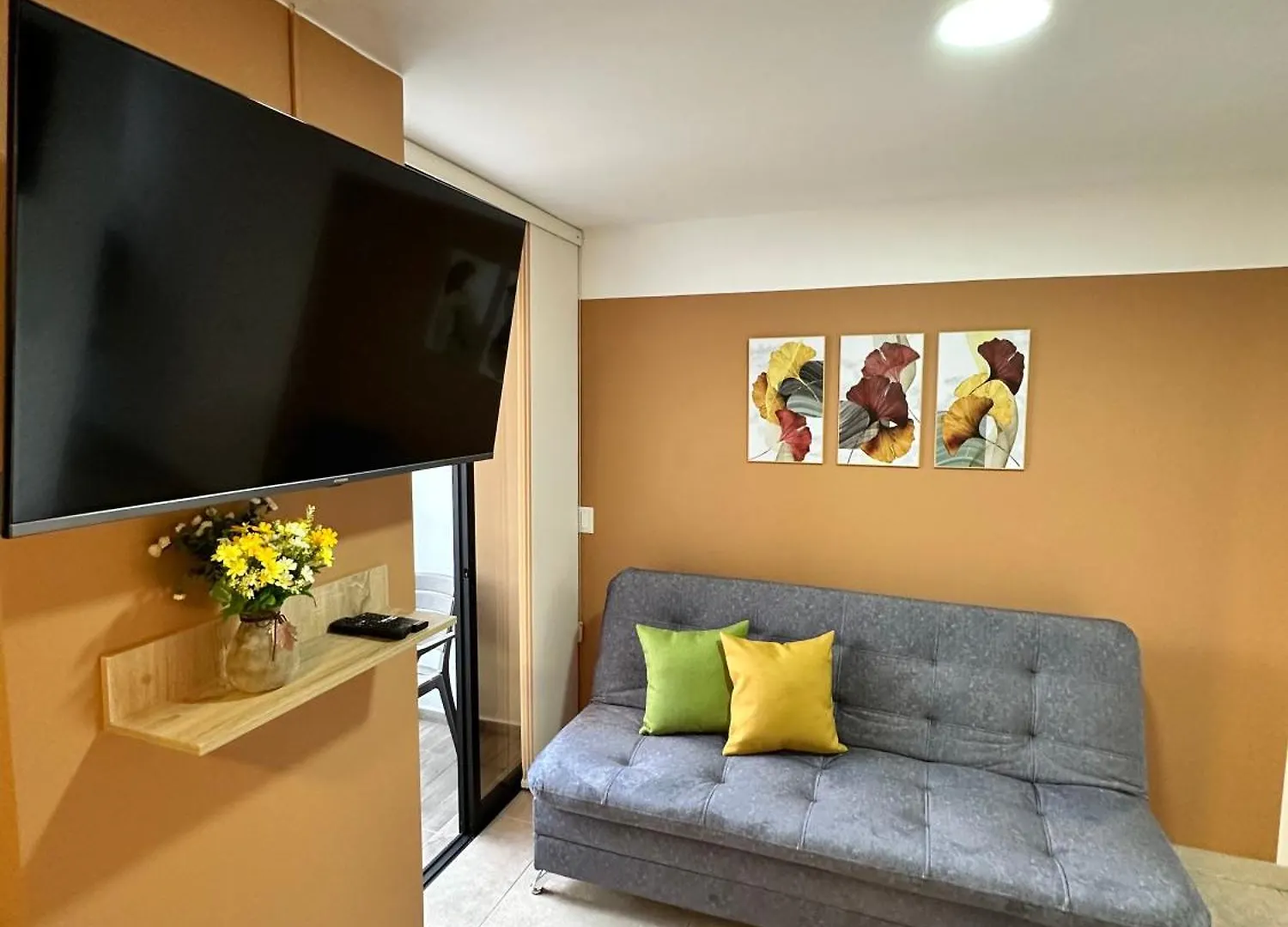 Apartamento En Laureles Cerca A La 70 Y Estadio - 702 Medellín Colombia