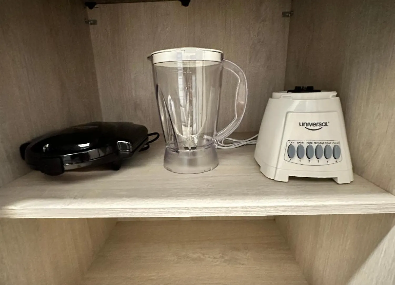 Apartamento En Laureles Cerca A La 70 Y Estadio - 702 Medellín Colombia