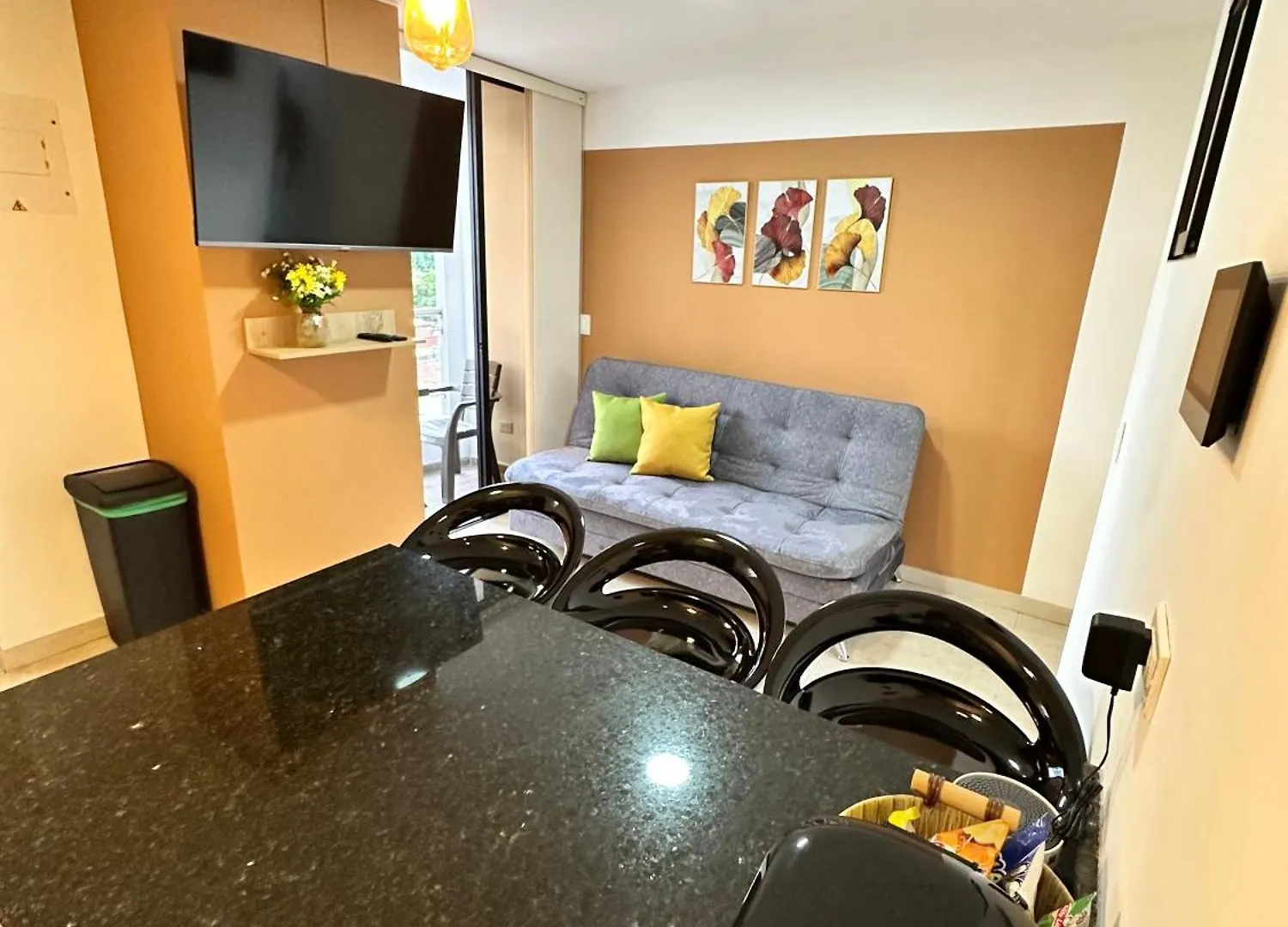 Apartamento En Laureles Cerca A La 70 Y Estadio - 702 Medellín Colombia